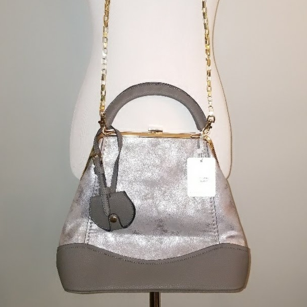 Alfa Designer Boutique Handbag gold Chain Strap